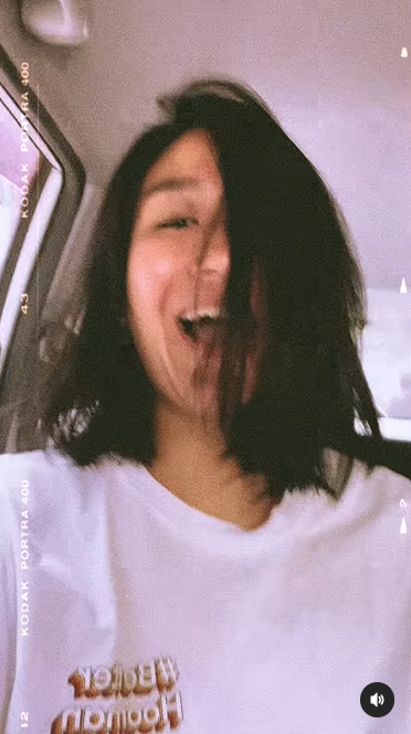 Renatta Moeloek Potong Rambut Sendiri