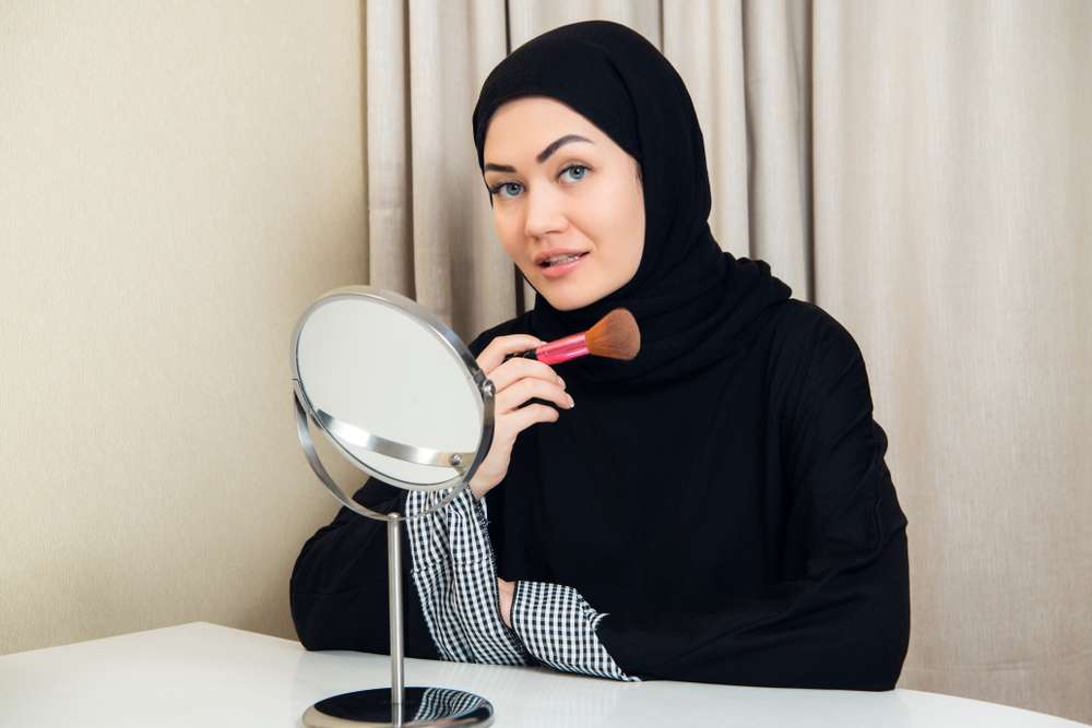 Memakai Makeup