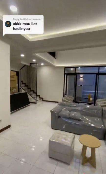 Transformasi rumah tua jadi hunian minimalis dan modern.