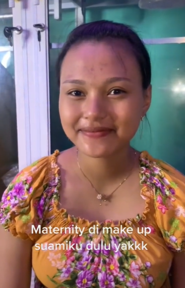 Suami Rias Istri untuk Maternity Shoot