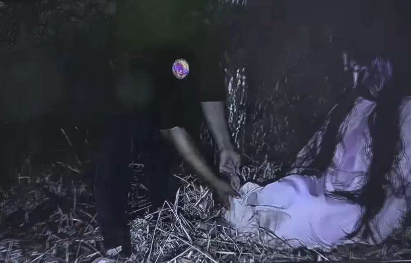 Viral kuntilanak berubah jadi manusia usai kepalanya dipaku.