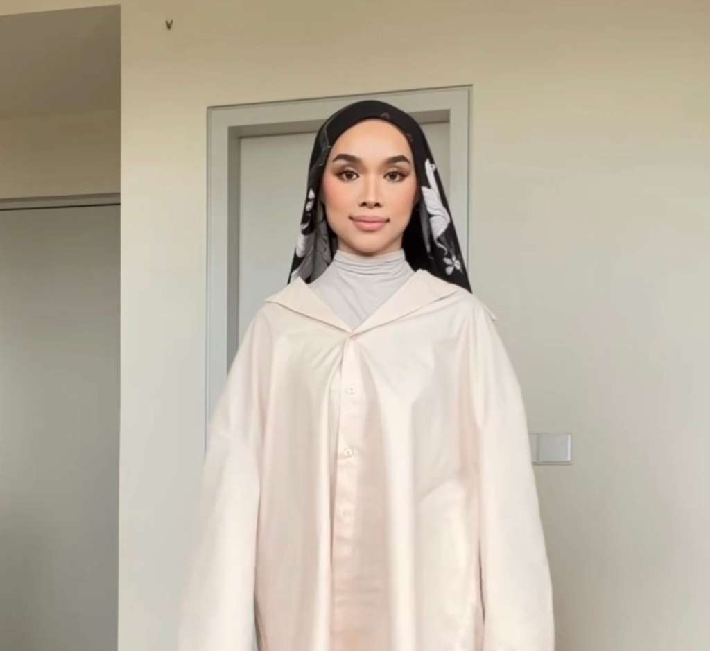 Kembali Tren, Style Kerudung Segi Empat ala 90-an