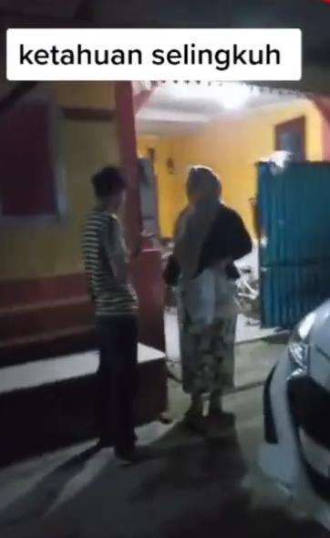Viral anak gerebek bapaknya yang lagi selingkuh.