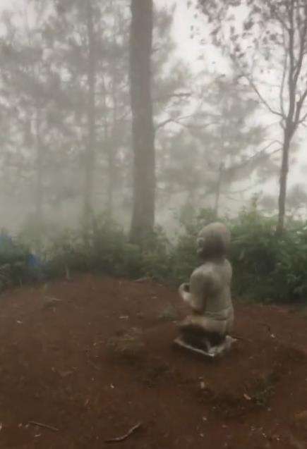 Pengalaman mistik pendaki saat solo hiking di Gunung Lawu.