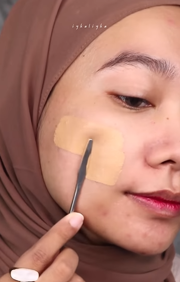 Memakai Makeup
