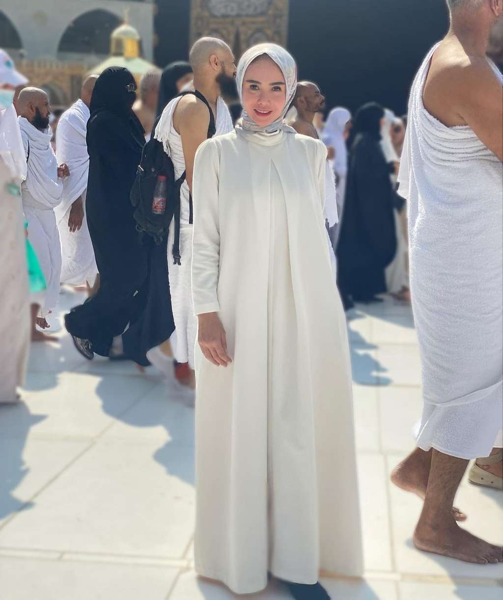 Penampilan Yuni Sahra Umroh