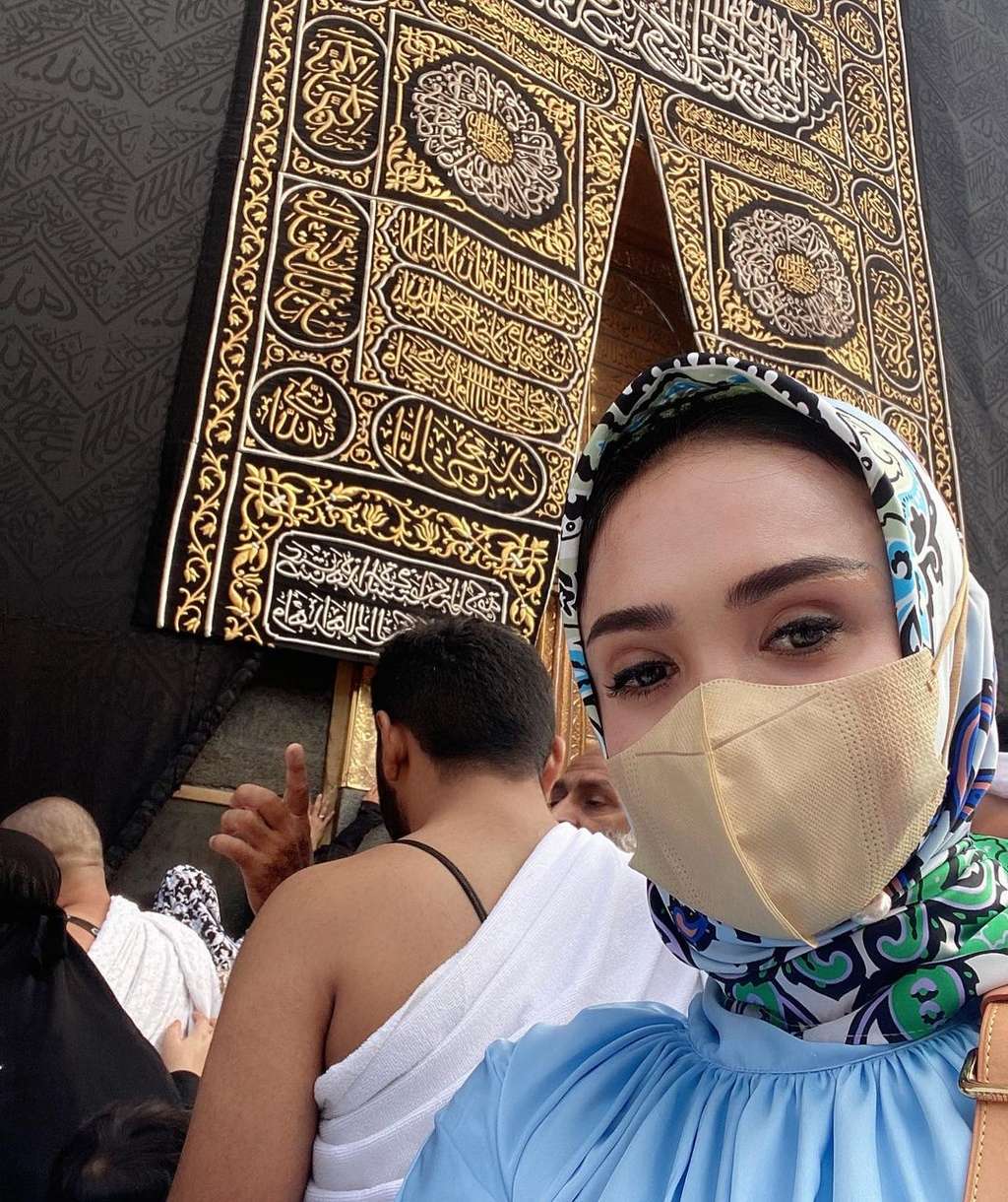 Penampilan Yuni Sahra Umroh