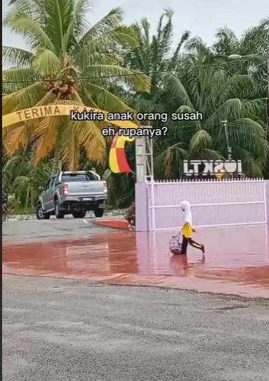 Dikira Anak Orang Susah, Publik Malah Minder Bocah Ini Ternyata Dijemput Pakai Alphard