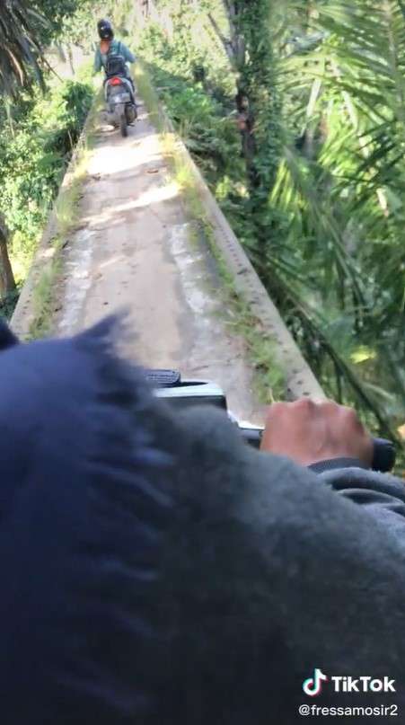 Jembatan mencekam