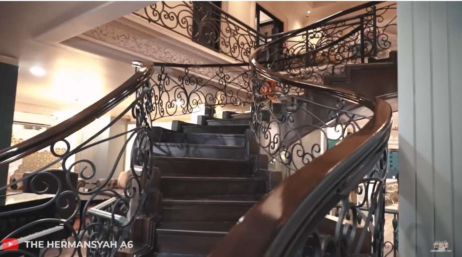 Tangga Rumah Tangga Rumah