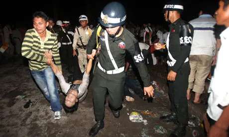 Tragedi festival air Kamboja