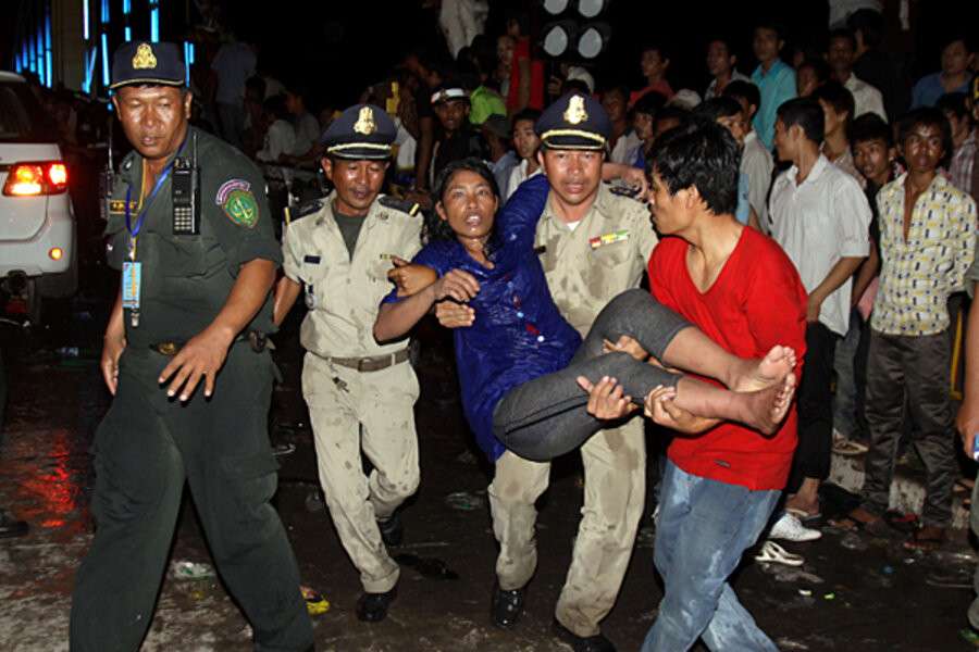 Tragedi festival air Kamboja