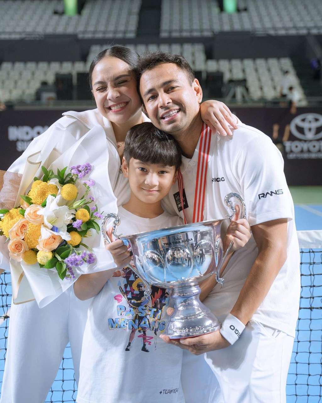 Raffi bersama Nagita dan Rafathar