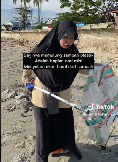Kisah Pilu Gadis Usai Ditinggal Orangtua, Jadi Pemulung Demi Lanjutkan Pendidikan