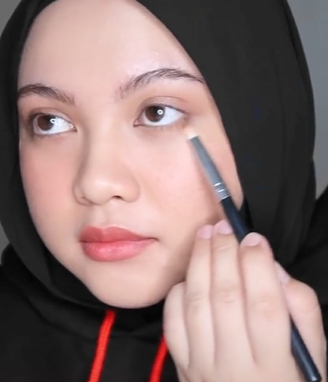 Memakai Eyeshadow
