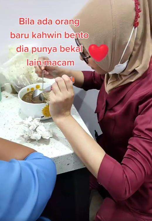 Bawa Bekal Buatan Istri, Pria Ini Malu karena Bentuknya yang Uwu.