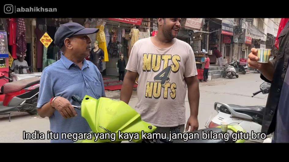 Lagi bikin konten street food di India, YouTuber Indonesi didatang preman pasar.