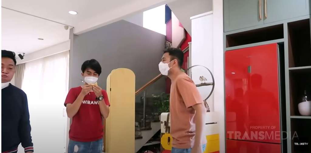Raffi Ahmad bersama Merry dan Sensen