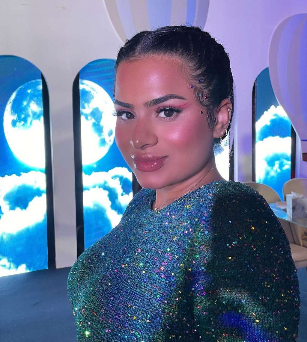 Gaya Makeup Husnaa Malik