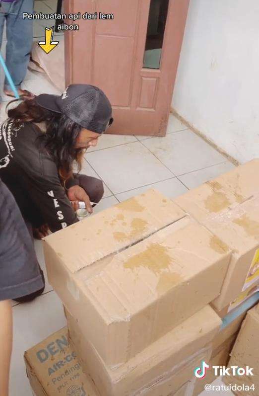 Cara buat adegan kebakaran di sinetron bikin melongo.