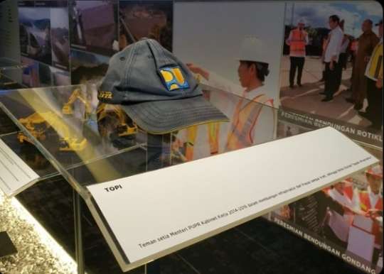 Topi menteri Basuki