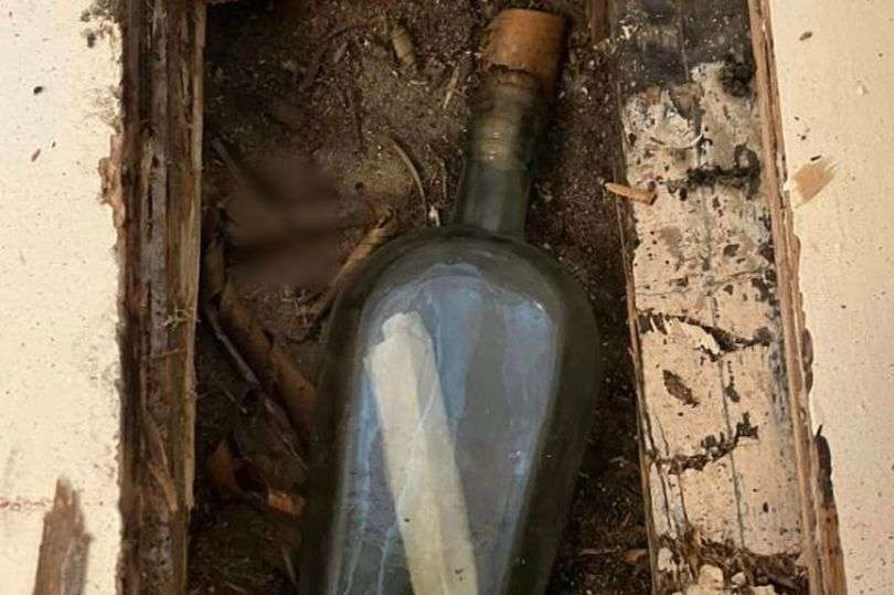 Bongkar Lantai Rumah, Wanita Syok Temukan Pesan Rahasia yang Ditulis 135 Tahun Lalu