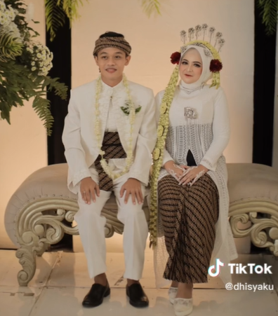 TikToker Buat Pakaian Pernikahan Sendiri