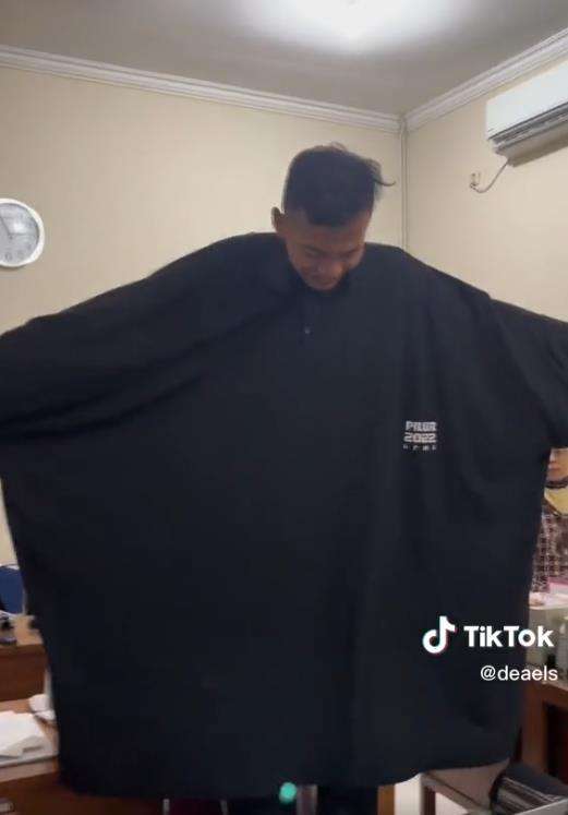 Buat baju di penjahit, hasilnya bikin ngakak.