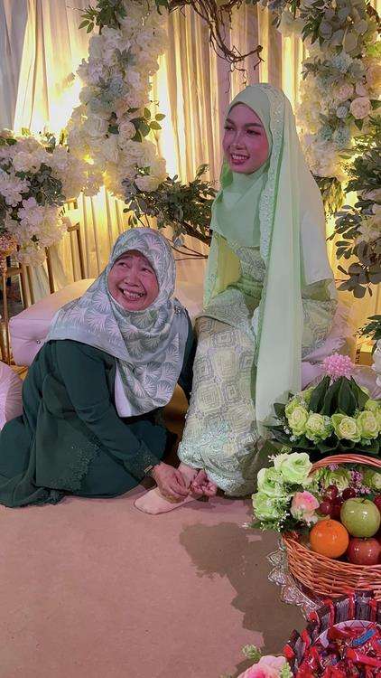 Wanita tanpa tangan akhirnya bertunangan.