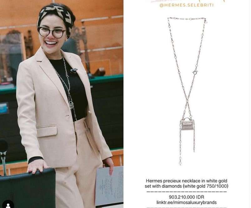 Kalung Nikita Mirzani