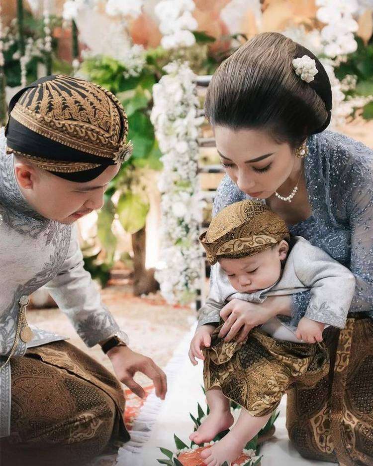 Keluarga Nikita dan Indra Priawan