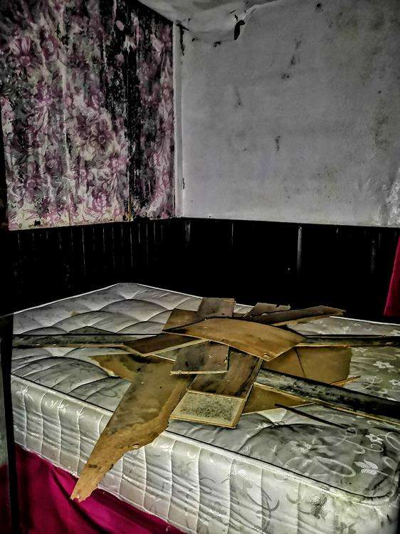 Rumah bordil berusia dua abad yang terbengkalai.