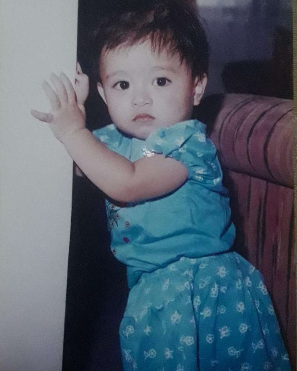 Nathalie Holscher kecil