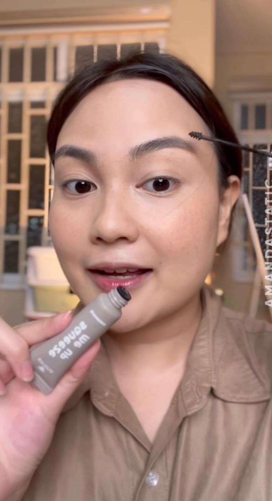 Memakai Brow Mascara