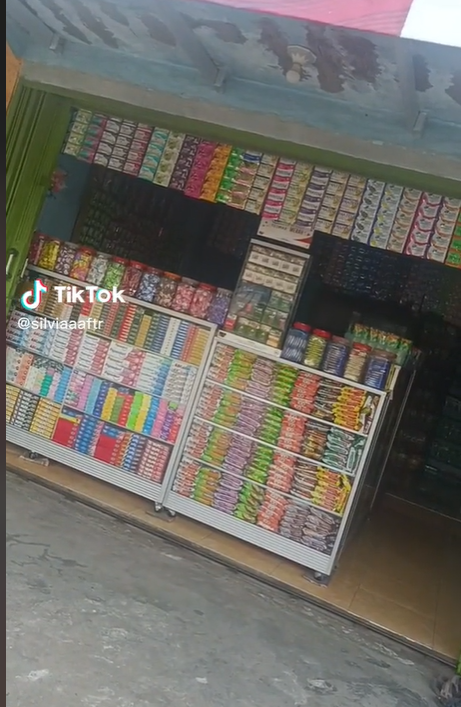 Viral Penampakan ‘Warung Perfeksionis’