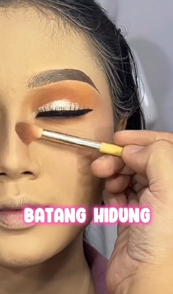 Memakai Bronzer Memakai Bronzer