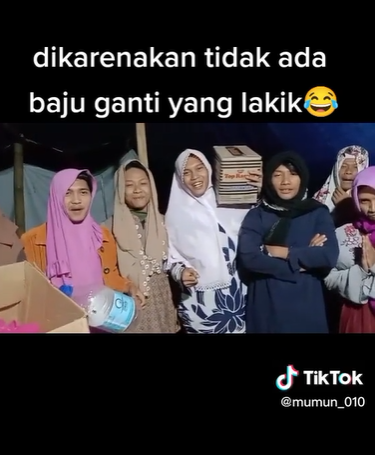 Viral Video Bapak-bapak Korban Gempa Cianjur Terpaksa Pakai Daster