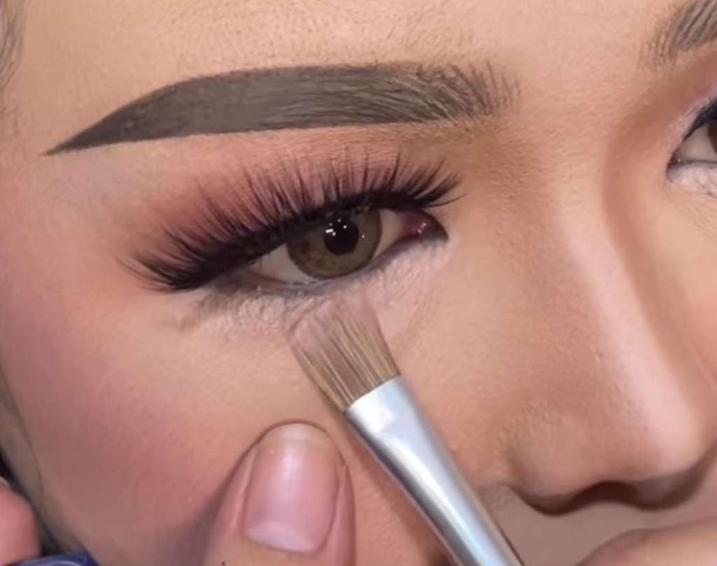Memakai Concealer