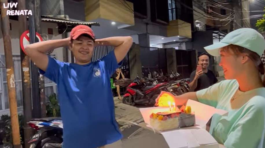 Livy Renata berikan kejutan ulang tahun ke Nopek Novian