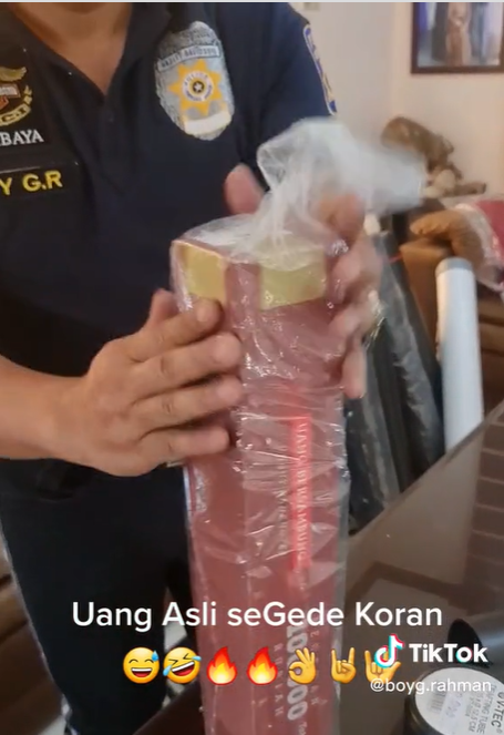Viral Video Uang Pecahan Rp100 Ribu Tidak Dipotong Viral Video Uang Pecahan Rp100 Ribu Tidak Dipotong