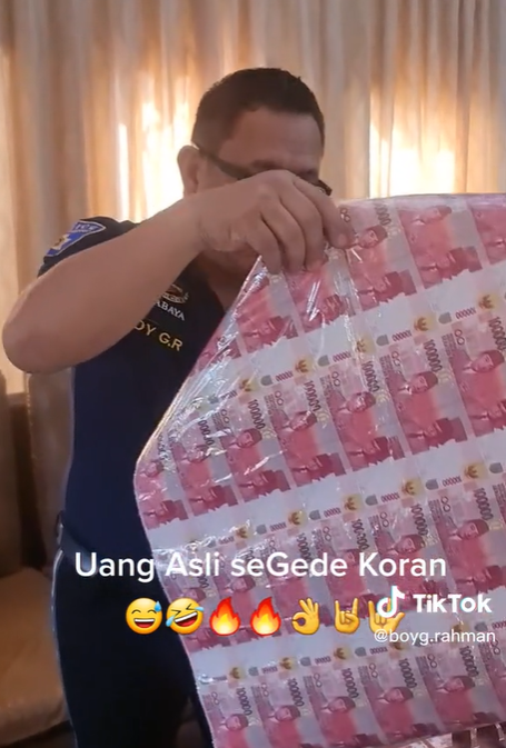 Viral Video Uang Pecahan Rp100 Ribu Tidak Dipotong Viral Video Uang Pecahan Rp100 Ribu Tidak Dipotong