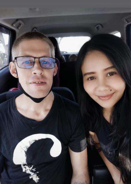 Cerita viral wanita Semarang menikahi bule Amerika yang liburan di Jepara.