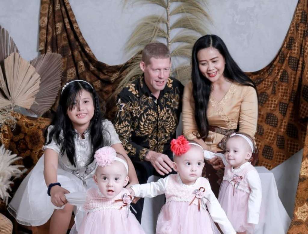 Cerita viral wanita Semarang menikahi bule Amerika yang liburan di Jepara.