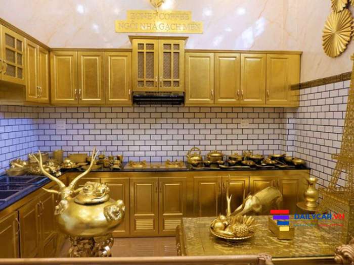Rumah Berlapis Emas Ini Dijadikan Tempat Wisata Berbayar Rp30 Ribu