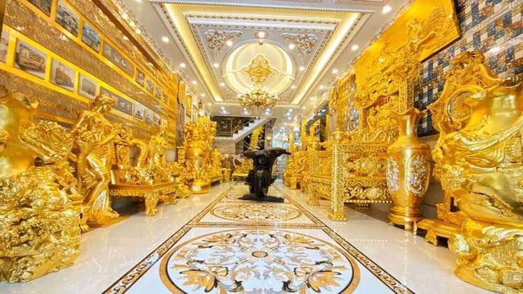 Rumah Berlapis Emas Ini Dijadikan Tempat Wisata Berbayar Rp30 Ribu