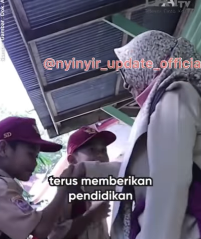 Viral Guru Honorer Tempuh Jarak 40 Km Demi Mengajar Selama 13 Tahun