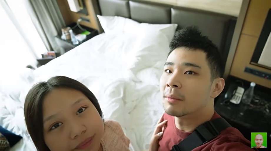 Malam pertama Jess No Limit dan Sisca Kohl Malam pertama Jess No Limit dan Sisca Kohl