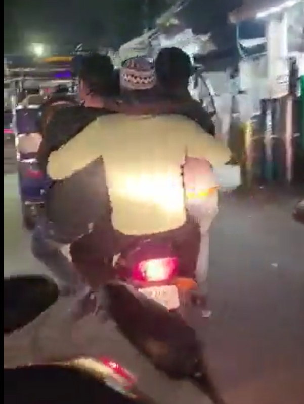 Pemuda Gaya-gayaan Bonceng 5 di Jalan
