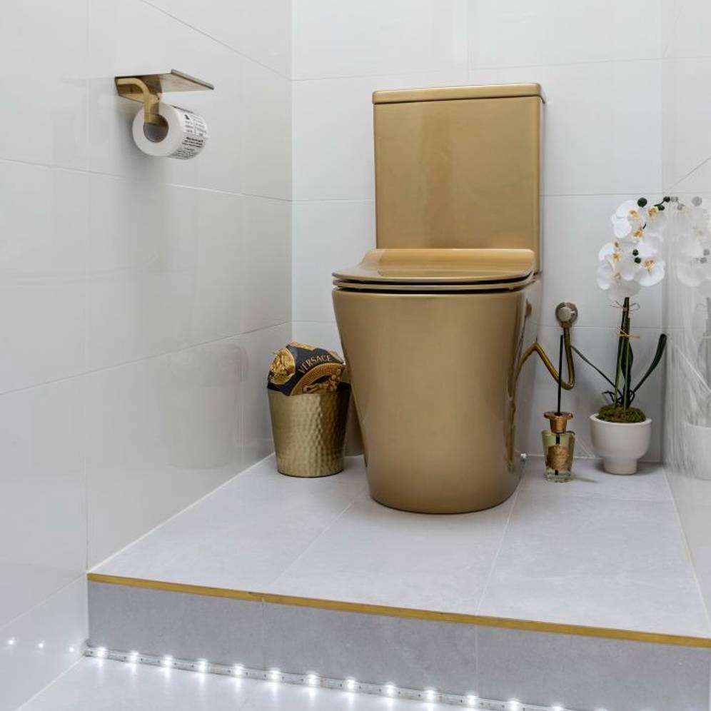 Toilet warna emas