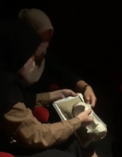 Asyik Nonton Bioskop Bareng Teman, Wanita Ini Malah Apes Saat Pulang